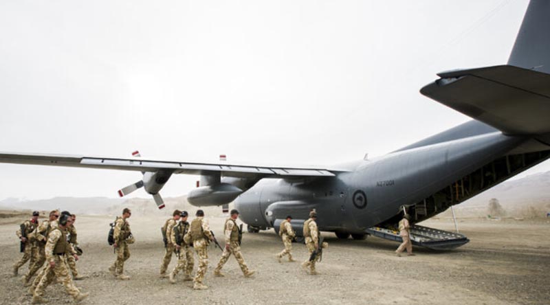 New Zealand troops board a RNZAF Hercules in Bamiyan province, Afghanistan. NZDF photo.