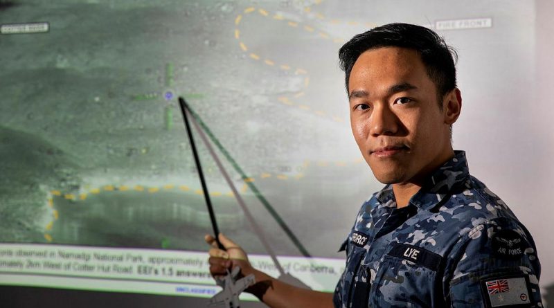 Air Intelligence Analyst from No 87 Squadron Leading Aircraftman Ryan Lye conducts a brief at No. 82 Tactical Intelligence Flight Mission Intel Section, RAAF at Base Amberley. Photo by Leading Aircraftwoman Emma Schwenke.