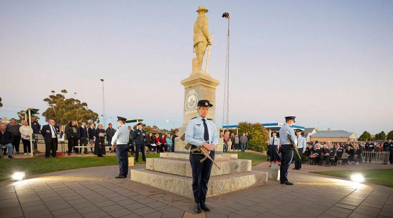 Members of No. 83 Squadron take part in the catafalque party during the 2021 Anzac Day service held at the Cenotaph, Moonta, SA. Story by Flight Lieutenant Georgina MacDonald. Photo by Leading Aircraftman Stewart Gould