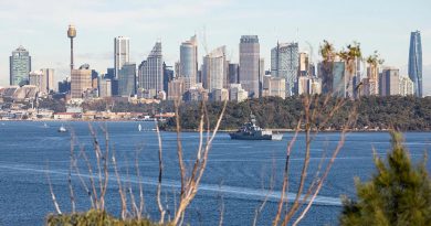 HMAS Parramatta sails through Sydney Harbour to her homeport at Fleet Base East after being on deployment. Story by Lieutenant Sarah Rohweder. Photo by Able Seaman Benjamin Ricketts.