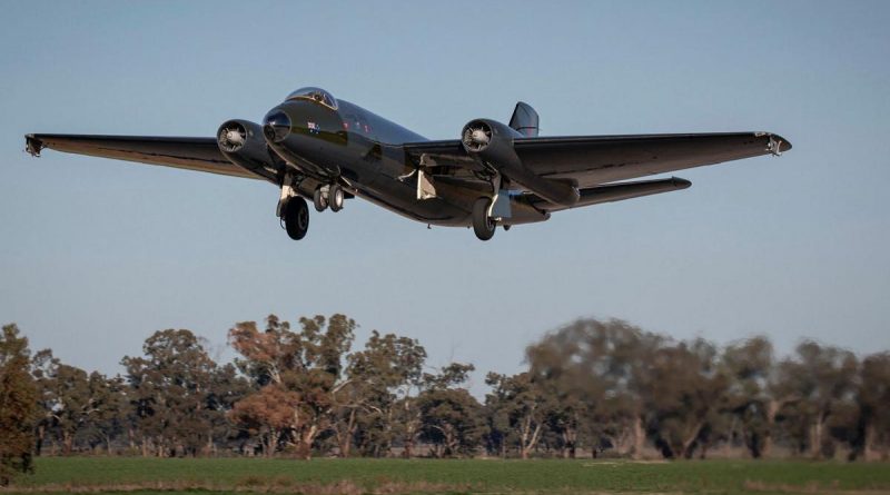 The No. 100 Squadron English Electric Canberra bomber TT heritage aircraft takes off on its maiden flight following restoration at the Temora Aviation Museum. Story by Flight Lieutenant Aaron CollierFlight Lieutenant Aaron Collier.