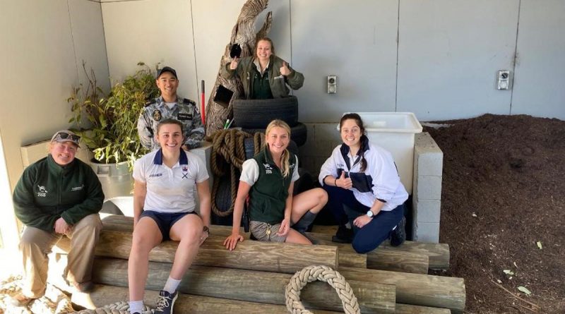 Leading Seaman Edson Tango-Sella, Petty Officer Jessica Fisher, Leading Seaman Lara Pilton and Taronga zoo keepers with the equipment donated by HMAS Watson Story by Lieutenant Kirsti Welling-Burtenshaw. Photo by Steph Kula.