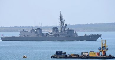 JS Murasame departs Darwin after a brief visit. Photo by Barrie Collins.