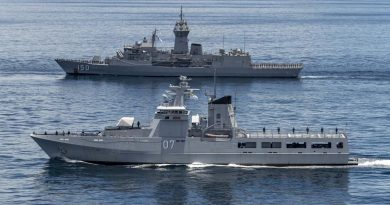 HMAS Anzac sails in company with Royal Brunei Navy ship KDB Darulehsan during Indo-Pacific Endeavour 21. Photo by Leading Seaman Leo Baumgartner.