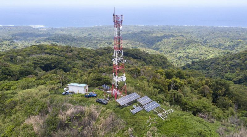 Australian Army signallers conduct very high frequency radio installations on Tanna Island Tower 495 during the Vanuatu Government National Emergency Radio Network project. Story by Captain Taylor Lynch. Photo by Corporal Kieren Whiteley.