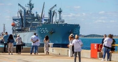 Friends and family greet HMAS Sirius as the ship returns to its home port at Fleet Base West for the final time. Story by Lieutenant Jessica Craig. Photo by Leading Seaman Ernesto Sanchez.