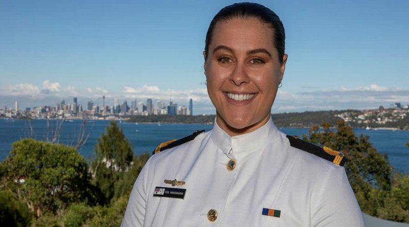 Sub Lieutenant Toia Mangakahia graduated from the Maritime Warfare Officer Course 07 with a Bridge Warfare Certificate at HMAS Watson, Sydney. Story by Lieutenant Nancy Cotton. Photo by Leading Seaman Leo Baumgartner.