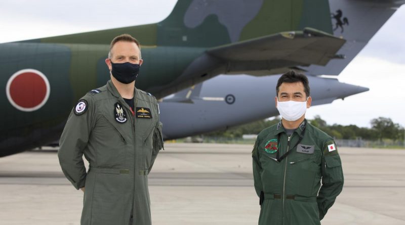 Director-General Air Command Operations Air Commodore Stephen Chappell and Japan Air Self-Defense Force Colonel Hiroshi Fujii at RAAF Base Amberley. Story by Flying Officer Robert Hodgson. Photo by Corporal Brett Sherriff.