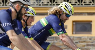 Invictus Games 2020 Team Australia competitors Scott Reynolds, right, and Emma Murfet, centre, during a cycling training camp with University of South Australia staff in Adelaide, SA. Photo by Corporal Kieren Whiteley.