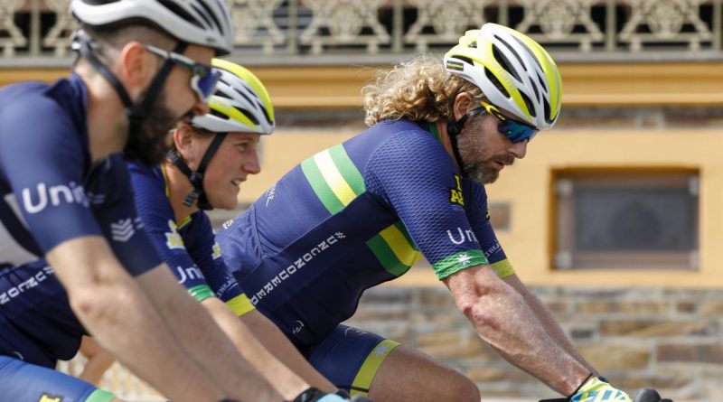 Invictus Games 2020 Team Australia competitors Scott Reynolds, right, and Emma Murfet, centre, during a cycling training camp with University of South Australia staff in Adelaide, SA. Photo by Corporal Kieren Whiteley.