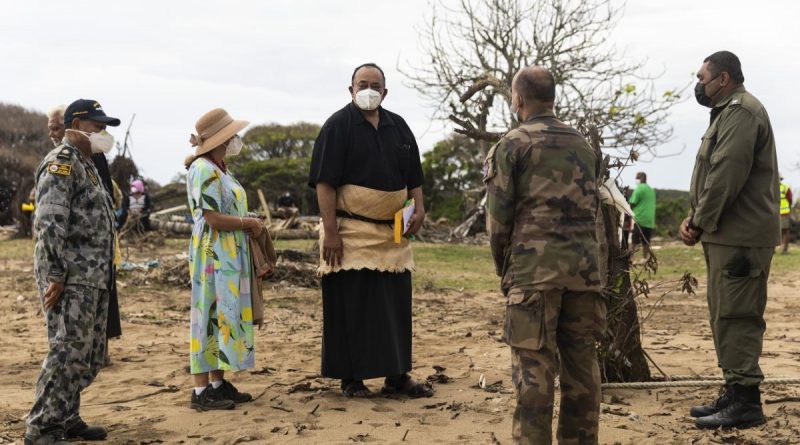 Tonga’s Prime Minister Siaosi Sovaleni (centre) and Australian High Commissioner to the Kingdom of Tonga, Rachael Moore (centre left), talk with military personnel from the Royal Australian Navy, French Armed Forces and the Republic of Fiji Military Force.