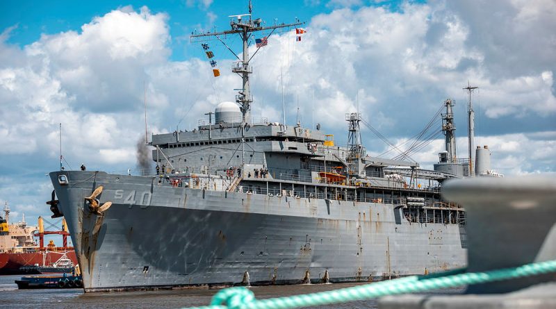 United States Navy submarine tender USS Frank Cable pulls into Brisbane, Queensland, during a deployment. Story by Flying Officer Robert Hodgson. Photo by Corporal Nicole Dorrett.