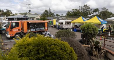 Army soldiers from 8/9 Battalion, Royal Australian Regiment, are working out of Broadwater-Rileys Hill Community Centre helping volunteers clean up flood damage and triaging support. Story by Captain Annie Richardson. Photo by Leading Seaman Kylie Jagiello.