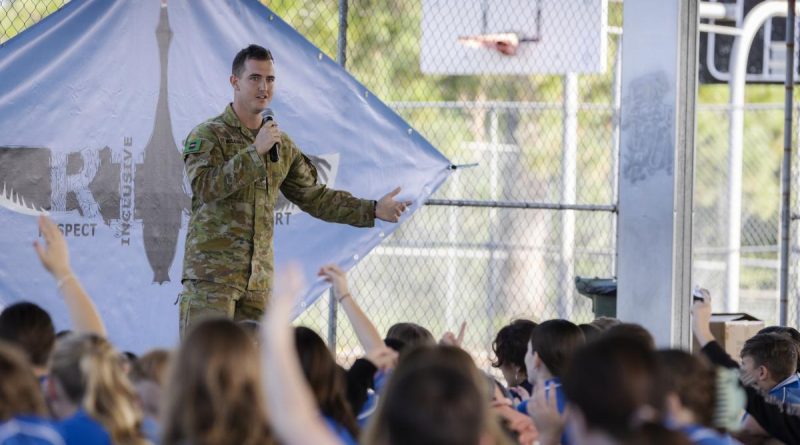 Corporal Mitchell McLean from the 1st Combat Signal Regiment talks to Casino High School students during a visit to his former school in Casino. Story by Leading Seaman Kylie Jagiello. Photo by Corporal Sagi Biderman.