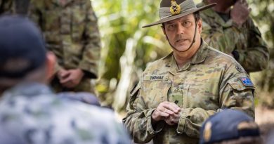 Commander of the Operation Flood Assist joint task force, Major General David Thomae, meets with Royal Australian Navy sailors in Knox Park, New South Wales, to thank them for their work. Story by Flight Lieutenant Dee Irwin. Photo by Corporal Jonathan Goedhart.