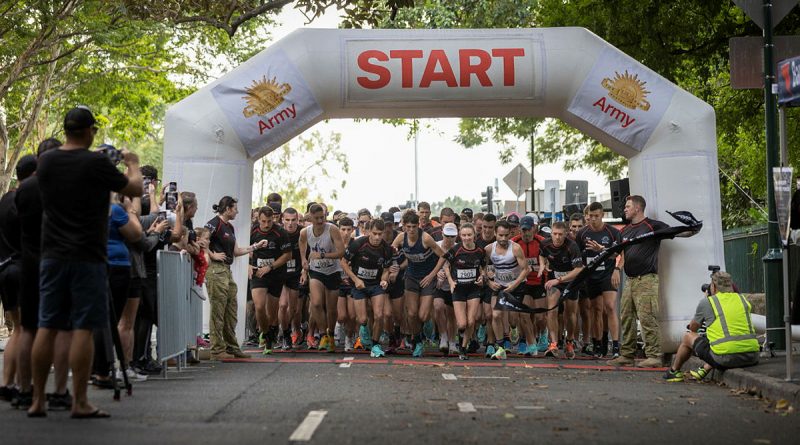 Australian Army soldiers start the 10km Run Army event in Brisbane on Sunday, 24 April 2022. Story by Major Mark Beretta. Photo by Corporal Sagi Biderman.