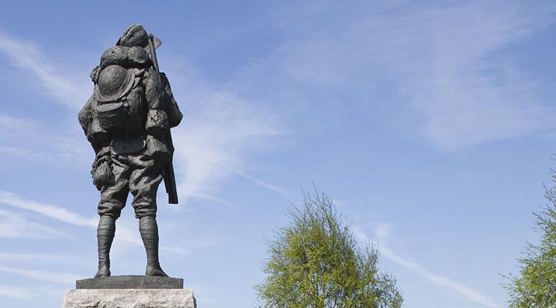 Cropped from larger image of the Bronze 'Digger' at the Australian Memorial Park, Bullecourt, France, taken by Leading Seaman Justin Brown.