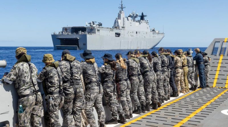 Ship’s company of HMAS Canberra enjoy a tour on board a landing helicopter dock landing craft as the ship conducts Exercise Rim of the Pacific (RIMPAC) 2022. Story by Lieutenant Nancy Cotton. Photo by Leading Seaman Matthew Lyall.