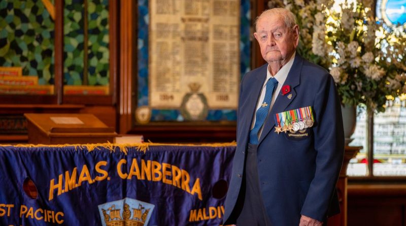 Mr Des Jones commemorates the 80th anniversary of the loss of HMAS Canberra (I) as the last remaining survivor, held at the Naval Chapel, Garden Island, Sydney. Story by Sub-Lieutenant Tahlia Merigan. Photo: byLeading Seaman Sittichai Sakonpoonpol.