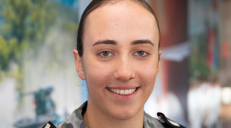 Midshipman Rachael Emmett is enjoying student life on campus at the Australian Defence Force Academy. Story and photo by Lieutenant Yevette Goldberg.