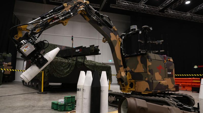 An automatic resupply mechanical handling system is demonstrated at the Army Robotics Expo in Adelaide. Story and photo by Warrant Officer Class Two Max Bree.