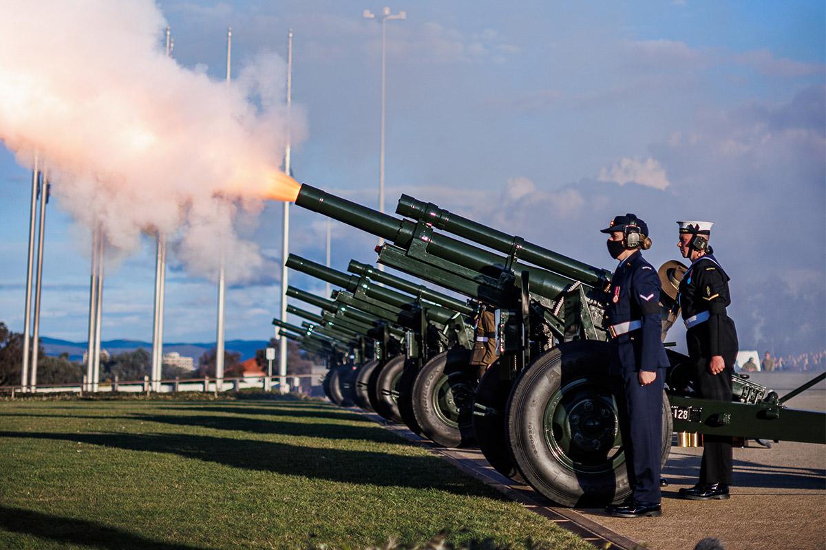 Australia's 96-gun salute for Her Majesty The Queen - CONTACT magazine