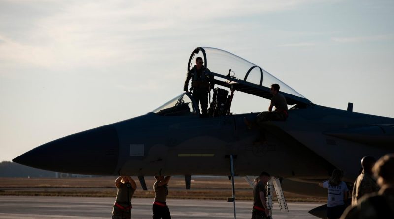 A US Air Force pilot prepares to exit an F-15C Eagle from 67th Fighter Squadron at RAAF Base Darwin during Exercise Pitch Black 2022. Photo by Leading Aircraftwoman Emma Schwenke.