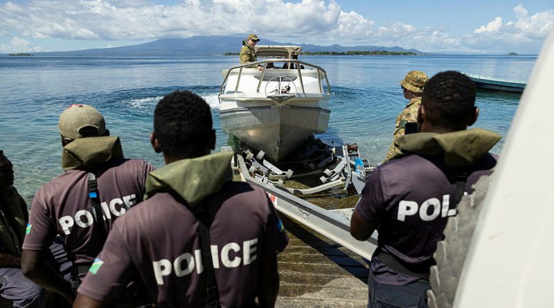 Soldiers from 2nd Battalion, The Royal Australian Regiment conduct small boats familiarisation training with Royal Solomon Islands Police Force personnel in Gizo, Western Province, Solomon Islands as part of Exercise COASTWATCHERS II. Story by Lieutenant Geoff Long. Photo by Leading Seaman Jarrod Mulvhill.