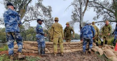 ADF members build a sandbag wall to protect a property at risk of flood damage in Swan Hill during Operation Flood Assist 2022-2. Photo by Captain Sarah Kelly.