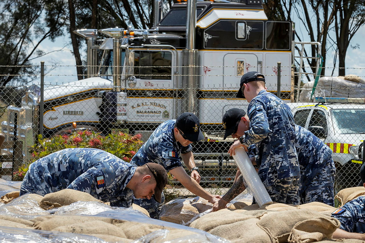 Aviators fly to the rescue CONTACT magazine
