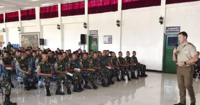 Australian Army Major Michael Kiting briefs cadets at Indonesia's military officer training college, Akademi Militer in Central Java. Story by Corporal Veronica O’Hara.