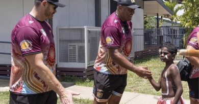 Arthur Beetson Foundation Ambassador and Rugby League great Petero Civoniceva meets children from the Far North Queensland community of Kowanyama. Story by Flying Officer Greg Hinks. Photo by Corporal Richard Lewis.