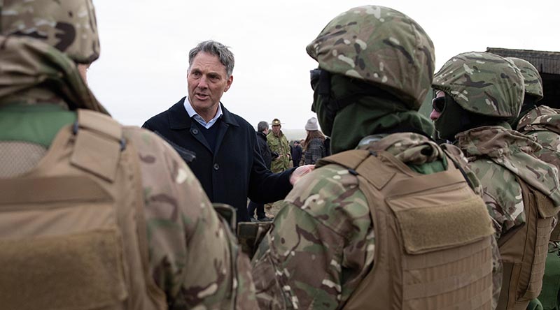 Australia's Defence Minister Richard Marles talk to Ukrainian recruits during his visit to Australian Defence Force personnel taking part in Operation Kudu in England. Photo by Kym Smith.