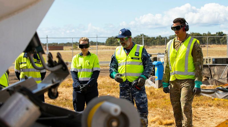 Royal Australian Air Force and Australian Army personnel conduct the first joint refuelling task supporting Australian aircraft at the Australian International Airshow, Avalon, Victoria. Story by Flight Lieutenants Steffi Blavius and Brent Moloney. Photo by Leading Aircraftman Ryan Howell.