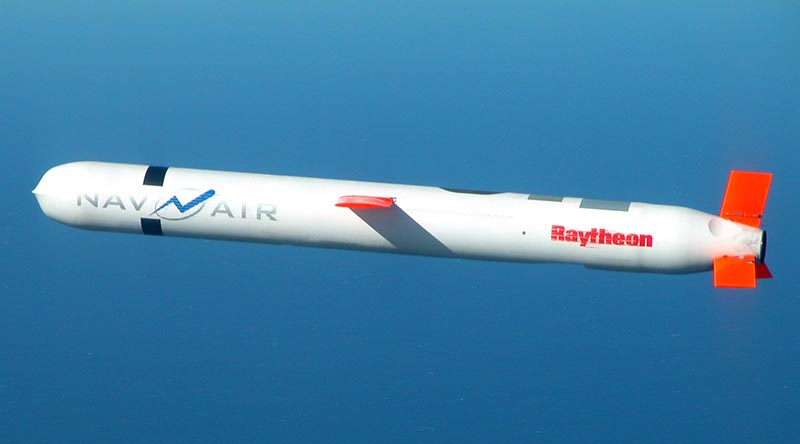 Tomahawk Block IV cruise missile during a flight test in 2002. US Navy photo.