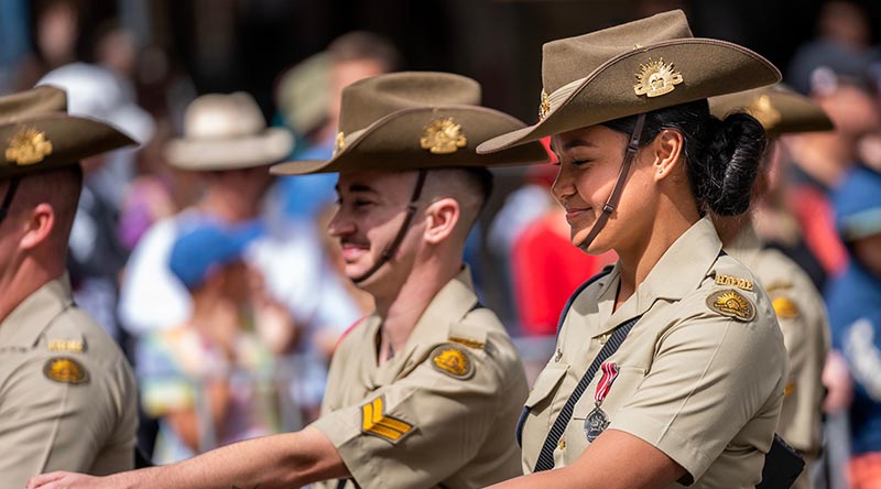 Huge crowds cheer 7th Brigade on parade through Brisbane on Anzac Day 2023. Photo by Corporal Nicole Dorrett.