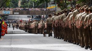 Huge crowds cheer 7th Brigade on parade through Brisbane on Anzac Day 2023. Photo by Corporal Nicole Dorrett.
