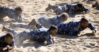 RAAF recruits take part in the confidence course at 1 Recruit Training Unit. Photo by Private Nicholas Marquis.