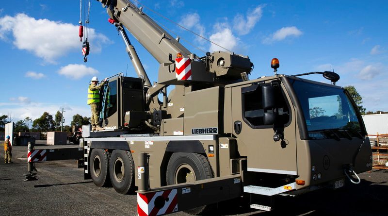 Australian Defence force personnel on a trial course to operate the Liebherr 1060-3.1 medium crane at the School of Military Engineering at Holsworthy Barracks. Story and photo by Corporal Luke Bellman.