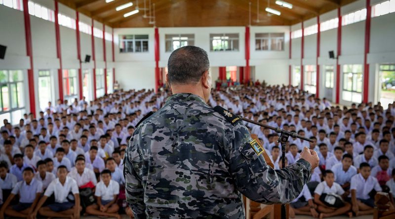 RAN Chaplain Simote Finau addresses students of the Kolisi Tonga College, during Operation Solania. Story by Flight Lieutenant Glen Paul. Photo by Leading Aircraftman Chris Tsakisiris.