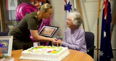 Director Recruiting – Army Colonel Kimberlea Juchniewicz congratulates veteran Signaller Norma Eggleston as she celebrated her 99th birthday at the Woden RSL club sub-branch, Canberra. Story by Major Anne-Maree Hunt. Photo by Lieutenant Colonel David Hankin.