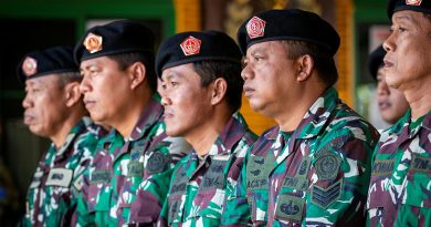 Indonesian soldiers attend a graduation ceremony after successfully completing a driver, maintenance and communications training package with the 5th Battalion, The Royal Australian Regiment at Robertson Barracks, NT. Story by Major Dan Mazurek. Photo by Leading Seaman Leo Baumgartner.