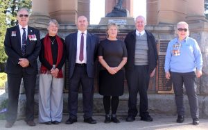 James Unkles (left) with descendants of Lieutenant Peter Handcock. Image supplied.