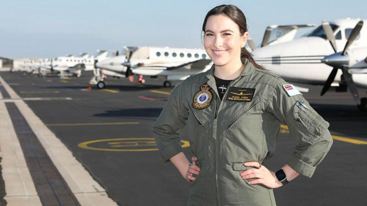 Pilot Officer Alanna Carew RAAF Base East Sale with a 32 Squadron B350 King Air Aircraft. Story by Flight Lieutenant Cindy Ritchie. Photo by Petty Officer Rick Prideaux.