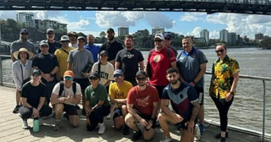 HMAS Moreton’s Maritime Human Resource Officer Sub Lieutenant Matt Murphy, with members from HMAS Moreton, Fleet battle staff, Gallipoli Barracks and Navy Members from RAAF base Amberley on R U OK Day. Story by Lieutenant Rebeca Williamson. Photos by Lieutenant Rebecca Williamson.