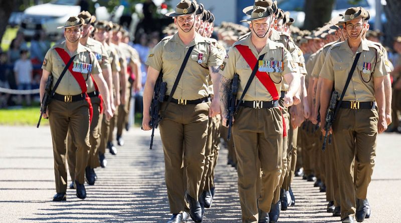 Members from the 7th Battalion, the Royal Australian Regiment (7RAR), march on parade as part of the 7RAR Iraq Theatre Honour Parade, on the Torrens Parade Ground, Adelaide. Story by Captain Adrienne Goode. Photos by Private Johnny Huang.