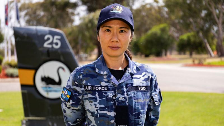 25 Squadron personnel capability specialist Aircraftwoman San Yoo in front of 25 Squadron Headquarters, at RAAF Base Pearce, WA. Story by Flight Lieutenant Steffi Blavius. Photo by Flying Officer Michael Thomas.