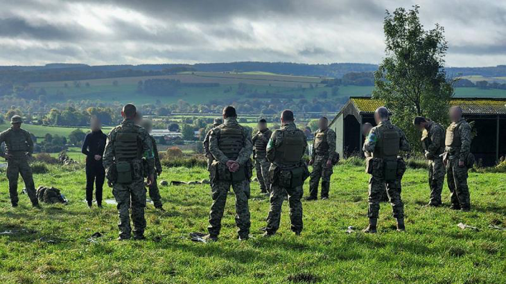 Trainees from the Armed Forces of Ukraine receive instruction from Australian Army trainers deployed on Operation Kudu in the UK. Story and photo by Lieutenant Commander Ryan Zerbe.