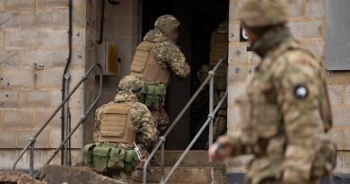 A New Zealand soldier supervises a training scenario for recruits from the Armed Forces of Ukraine, as part of New Zealand's Operation Tīeke in the United Kingdom. Photo supplied.