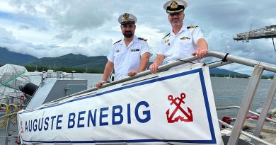 Commander French Navy POM Auguste Benebig Jean-Francois Cabaret with HMAS Cairns Commanding Officer Alfonso Santos. Story by Corporal Michael Rogers. Photo by Ken Wilson.